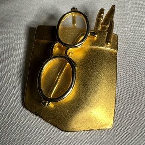 80’s goldtone pocket protector brooch pen pencil and glasses